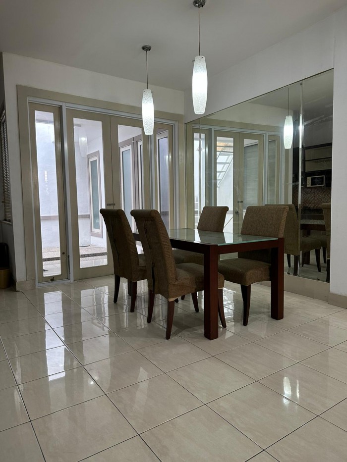 Rumah Disewakan Fully Furnished di Cluster Beverly Lippo Cikarang